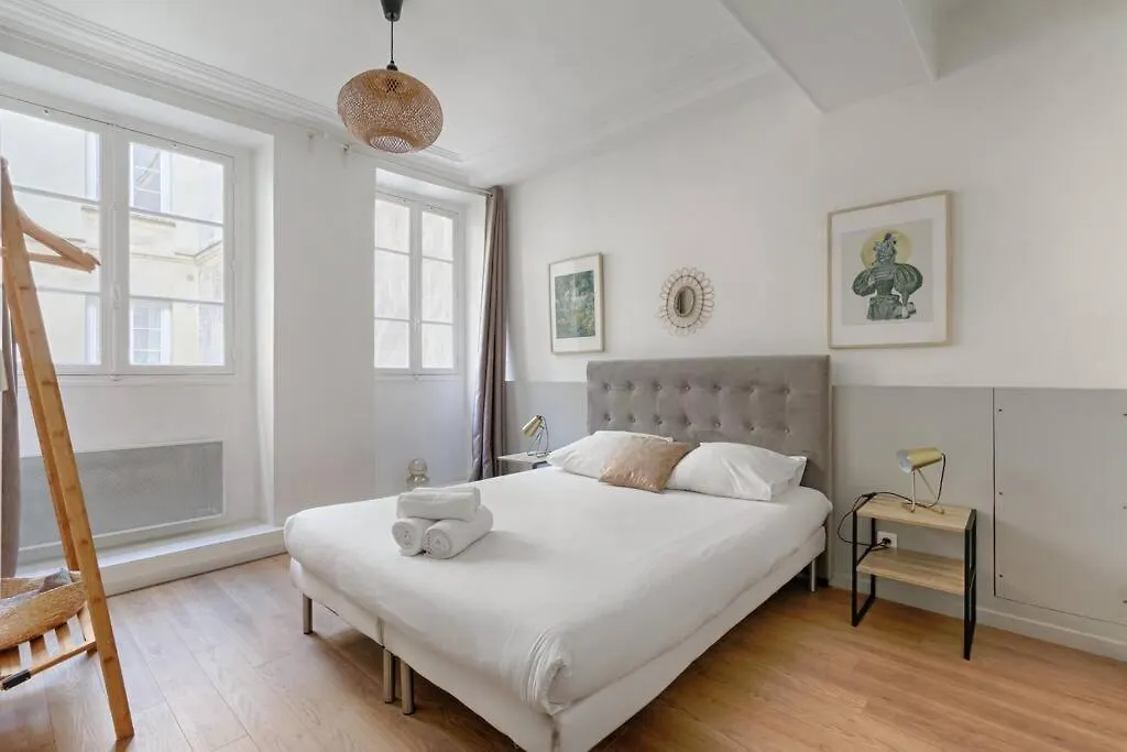 Louvre Montorgueuil Historical Center 3br-8p Apartment *